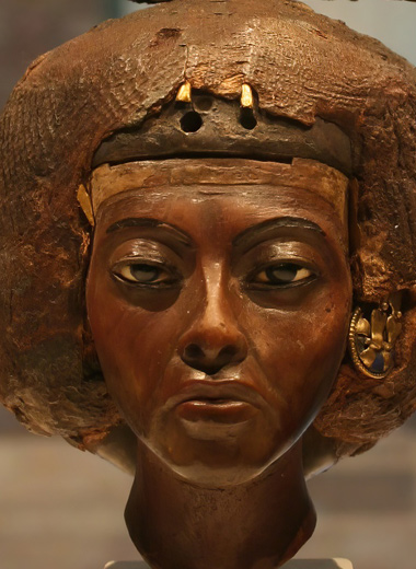 THUMBNAIL-Bust of Tiye, now in the Ägyptisches Museum in Berlin, Germany